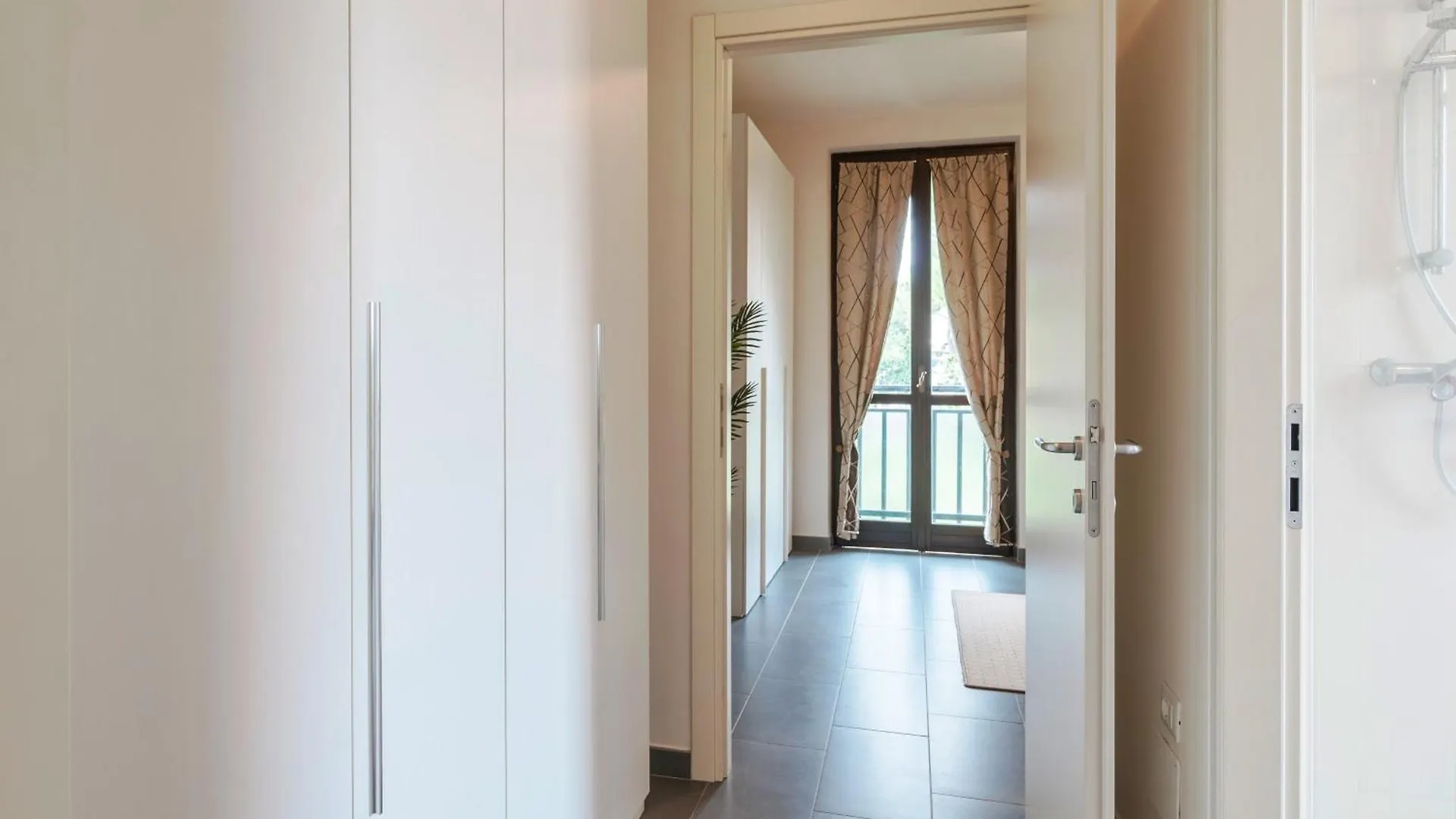 Daire Fiore 41 - Con Patio E Aria Condizionata Sirmione İtalya
